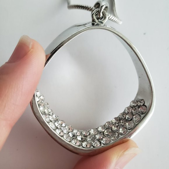 Long Silver Rhinestone Loop Pendant Chain Necklace - Picture 4 of 10